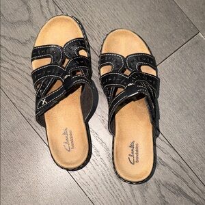 Clarks Women's Black and Tan Sandals